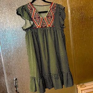 Savannah Jane green polka dot dress. Missing tag.. Similar dress in photos